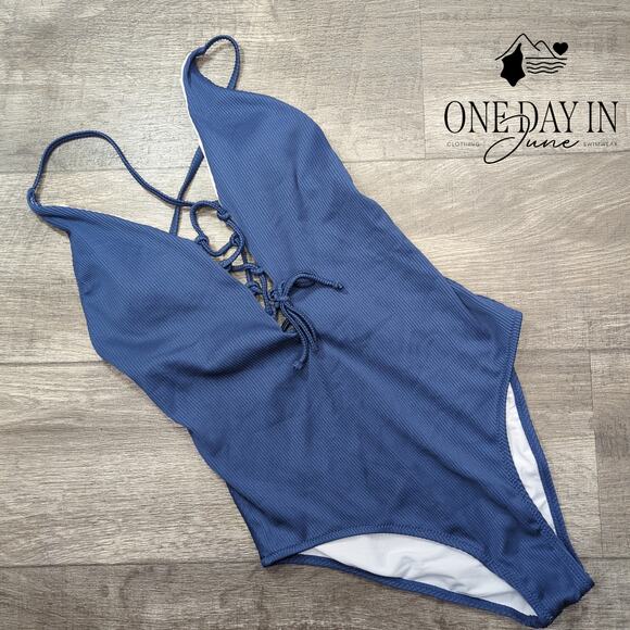 Cupshe Ribbed Lace Up Front One Piece Swimsuit Size M - Picture 3 of 7